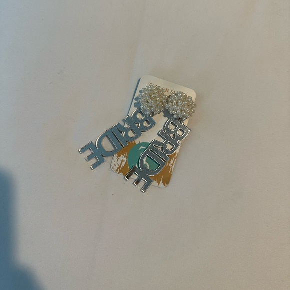 BRIDE Silver & Pearl Earrings - Picture 2 of 3